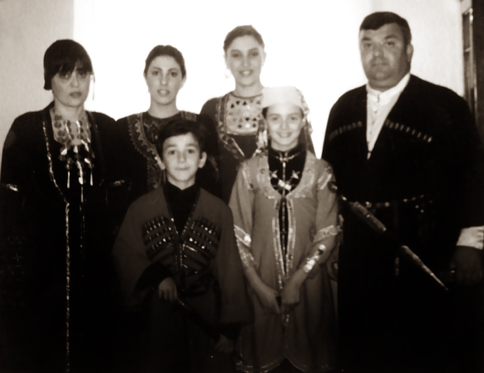 მე, შენ, ჩვენ, ერთმანეთისთვის და საქართველოსთვის! KARIBCHE